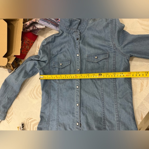 Women Long Sleeve Jean Shirts - Picture 9 of 9